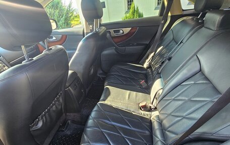 Infiniti QX70, 2013 год, 2 150 000 рублей, 6 фотография