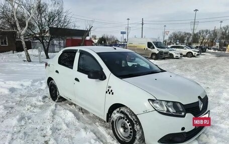 Renault Logan II, 2017 год, 420 000 рублей, 7 фотография