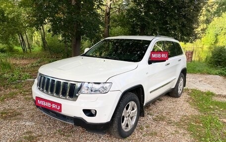 Jeep Grand Cherokee, 2012 год, 1 400 000 рублей, 2 фотография