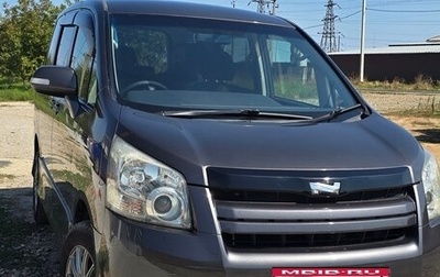 Toyota Noah III, 2011 год, 1 250 000 рублей, 1 фотография