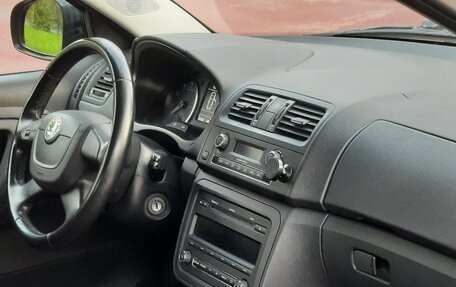 Skoda Fabia II, 2011 год, 595 000 рублей, 22 фотография