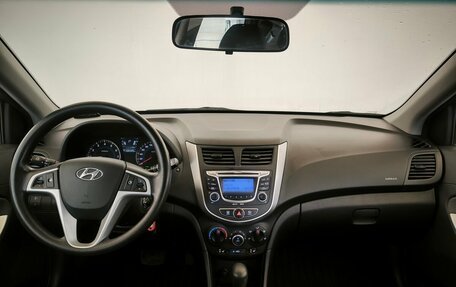 Hyundai Solaris II рестайлинг, 2012 год, 720 000 рублей, 5 фотография