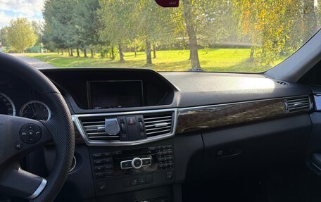 Mercedes-Benz E-Класс, 2011 год, 1 100 000 рублей, 16 фотография