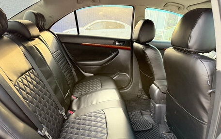 Toyota Avensis III рестайлинг, 2006 год, 717 000 рублей, 11 фотография