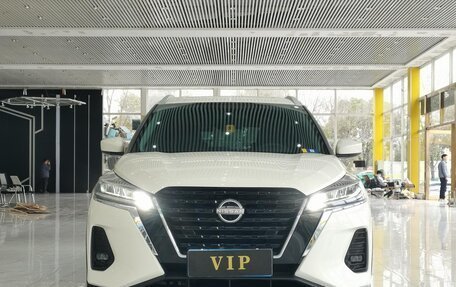 Nissan Kicks I, 2023 год, 1 300 000 рублей, 2 фотография