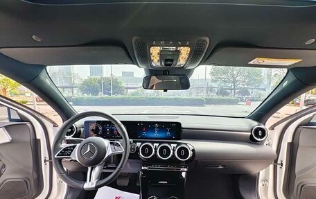 Mercedes-Benz A-Класс, 2023 год, 1 720 000 рублей, 10 фотография