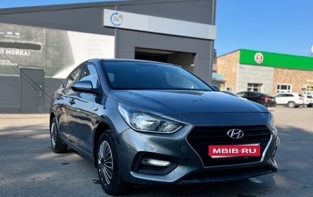 Hyundai Solaris II рестайлинг, 2018 год, 800 000 рублей, 1 фотография