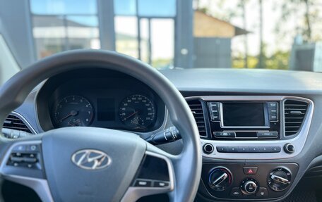 Hyundai Solaris II рестайлинг, 2018 год, 800 000 рублей, 9 фотография