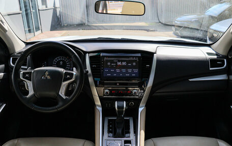 Mitsubishi Montero Sport, 2022 год, 4 100 000 рублей, 10 фотография