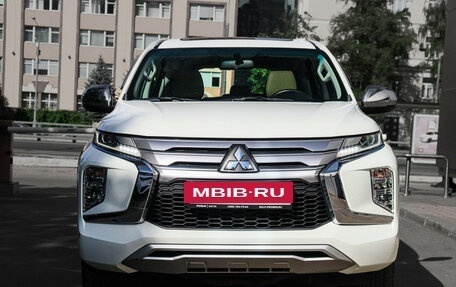 Mitsubishi Montero Sport, 2022 год, 4 100 000 рублей, 2 фотография