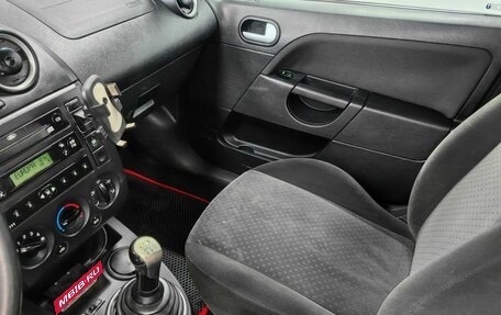 Ford Fiesta, 2005 год, 380 000 рублей, 12 фотография