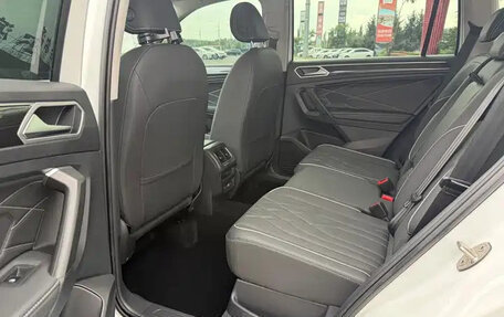 Volkswagen Tiguan II, 2022 год, 1 862 000 рублей, 10 фотография