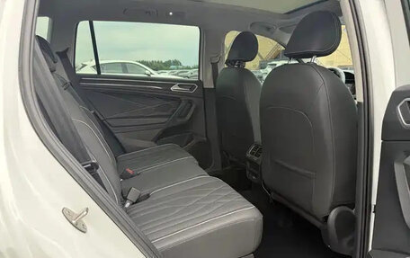 Volkswagen Tiguan II, 2022 год, 1 862 000 рублей, 11 фотография