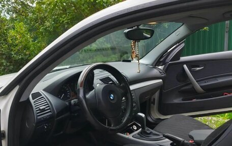 BMW 1 серия, 2011 год, 950 000 рублей, 6 фотография