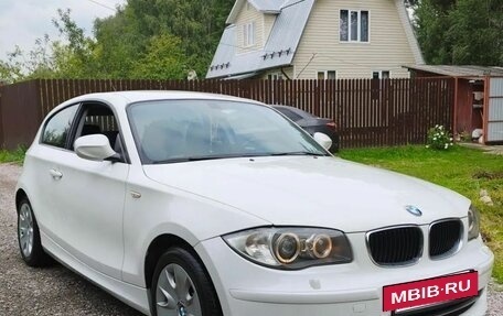 BMW 1 серия, 2011 год, 950 000 рублей, 7 фотография