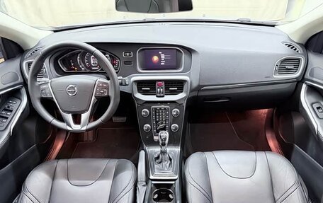 Volvo V40 II рестайлинг, 2018 год, 1 300 000 рублей, 10 фотография
