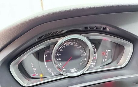 Volvo V40 II рестайлинг, 2018 год, 1 300 000 рублей, 8 фотография