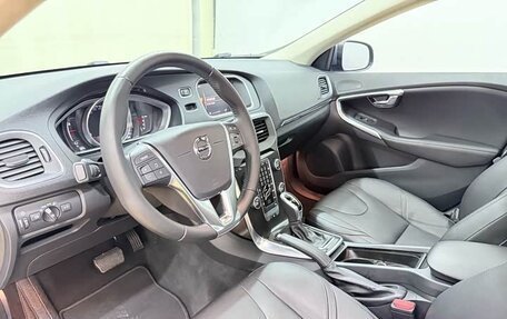 Volvo V40 II рестайлинг, 2018 год, 1 300 000 рублей, 17 фотография
