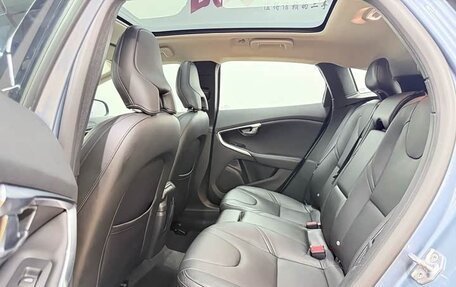Volvo V40 II рестайлинг, 2018 год, 1 300 000 рублей, 20 фотография