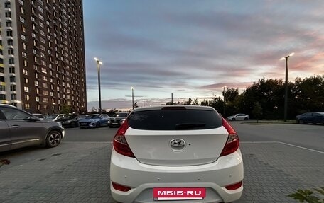 Hyundai Solaris II рестайлинг, 2012 год, 650 000 рублей, 2 фотография