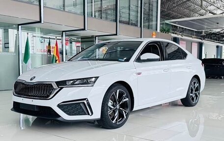 Skoda Octavia IV, 2023 год, 2 350 000 рублей, 1 фотография