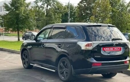 Mitsubishi Outlander III рестайлинг 3, 2014 год, 1 150 000 рублей, 8 фотография