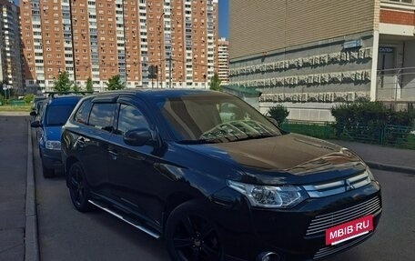 Mitsubishi Outlander III рестайлинг 3, 2014 год, 1 150 000 рублей, 4 фотография