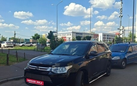 Mitsubishi Outlander III рестайлинг 3, 2014 год, 1 150 000 рублей, 2 фотография