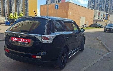 Mitsubishi Outlander III рестайлинг 3, 2014 год, 1 150 000 рублей, 5 фотография