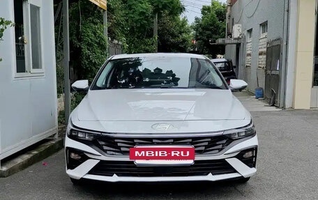 Hyundai Elantra, 2023 год, 1 500 000 рублей, 2 фотография