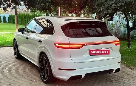 Porsche Cayenne III, 2022 год, 11 600 000 рублей, 2 фотография