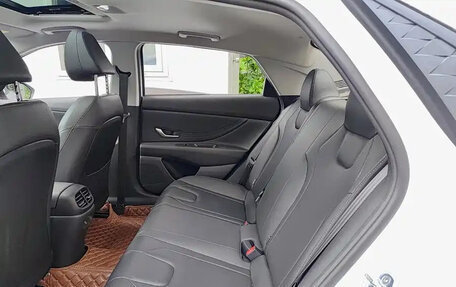 Hyundai Elantra, 2023 год, 1 500 000 рублей, 9 фотография