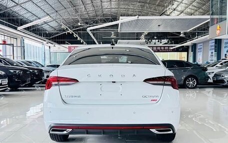 Skoda Octavia IV, 2023 год, 2 350 000 рублей, 4 фотография