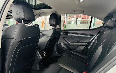 Skoda Octavia IV, 2023 год, 2 350 000 рублей, 9 фотография