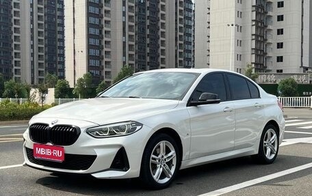 BMW 1 серия, 2022 год, 1 800 000 рублей, 1 фотография