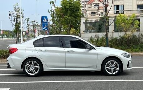 BMW 1 серия, 2022 год, 1 800 000 рублей, 6 фотография