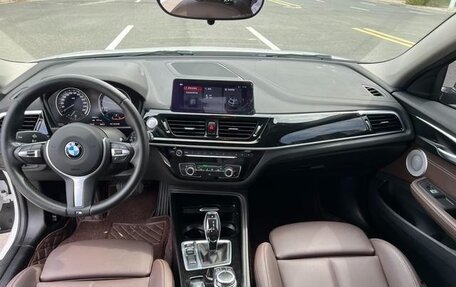 BMW 1 серия, 2022 год, 1 800 000 рублей, 7 фотография