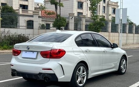 BMW 1 серия, 2022 год, 1 800 000 рублей, 4 фотография