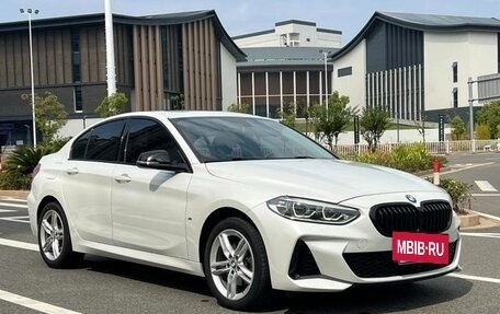 BMW 1 серия, 2022 год, 1 800 000 рублей, 3 фотография
