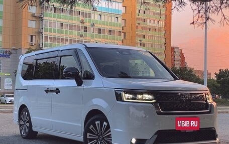 Honda Stepwgn, 2022 год, 3 000 000 рублей, 6 фотография