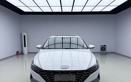 Hyundai Elantra, 2022 год, 1 450 000 рублей, 2 фотография