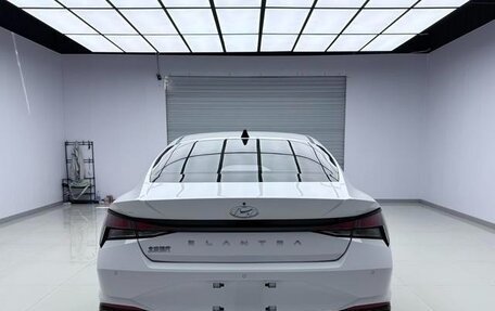 Hyundai Elantra, 2022 год, 1 450 000 рублей, 5 фотография