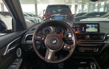 BMW 1 серия, 2021 год, 1 990 000 рублей, 10 фотография