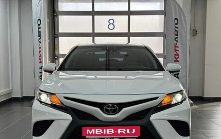 Toyota Camry, 2018 год, 1 950 000 рублей, 4 фотография