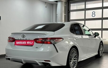 Toyota Camry, 2018 год, 1 950 000 рублей, 6 фотография