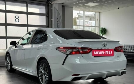 Toyota Camry, 2018 год, 1 950 000 рублей, 9 фотография