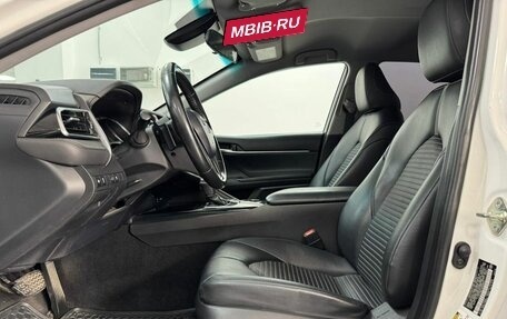 Toyota Camry, 2018 год, 1 950 000 рублей, 10 фотография