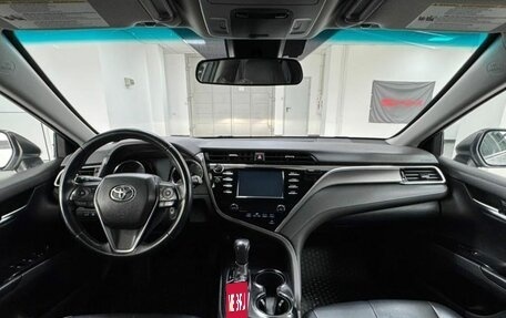 Toyota Camry, 2018 год, 1 950 000 рублей, 11 фотография