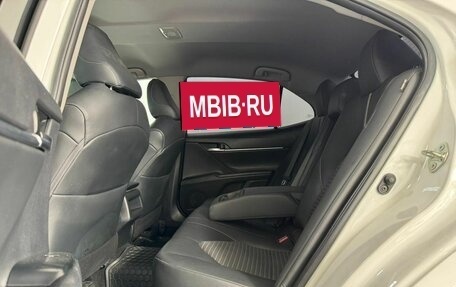 Toyota Camry, 2018 год, 1 950 000 рублей, 20 фотография