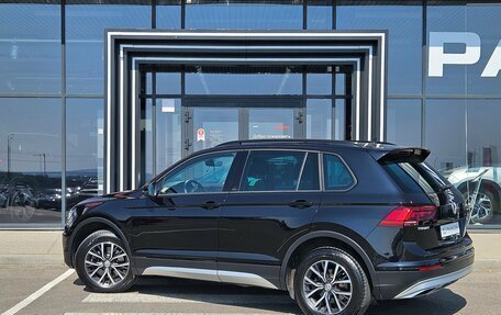 Volkswagen Tiguan II, 2019 год, 2 598 000 рублей, 6 фотография